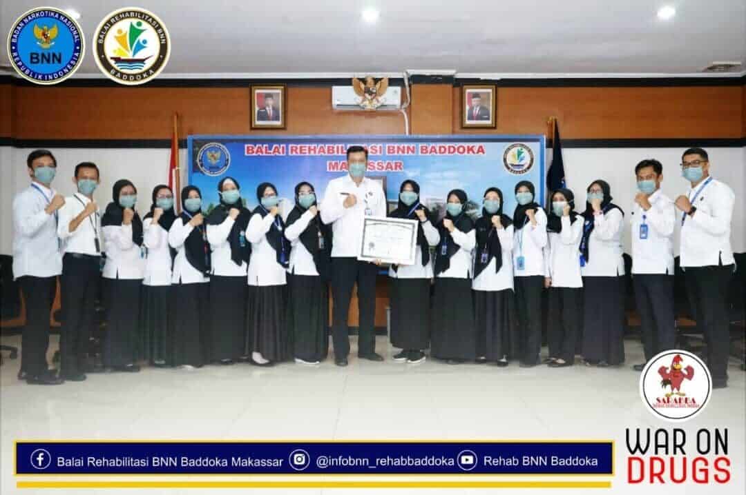 Balai Rehabilitasi BNN Baddoka dianugerahi penghargaan oleh Kementerian Pendayagunaan Aparatur Negara dan Reformasi Birokrasi berupa Penghargaan Zona Integritas (ZI) dengan predikat Wilayah Bebas dari Korupsi (WBK). Balai Rehabilitasi BNN Baddoka dianugerahi penghargaan oleh Kementerian Pendayagunaan Aparatur Negara dan Reformasi Birokrasi berupa Penghargaan Zona Integritas (ZI) dengan predikat Wilayah Bebas dari Korupsi (WBK).