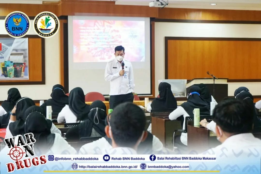 Kabalai memberikan materi sebagai Narasumber pada Kegiatan Diklat 3 in 1 terkait "Pembuatan Desain Kemasan Produk Pangan Angkatan I Tahun 2022" Konsep Otomatis